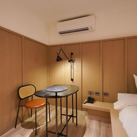 Hope Hotel Тайнань Экстерьер фото