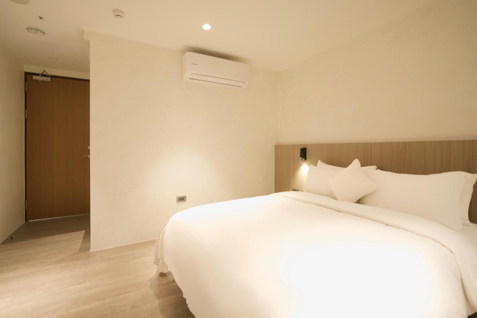 Hope Hotel Тайнань Экстерьер фото