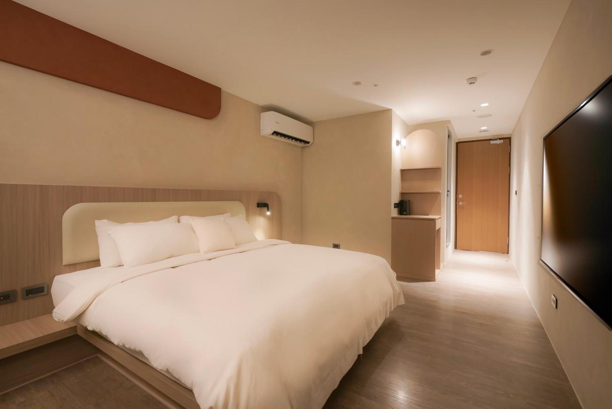 Hope Hotel Тайнань Экстерьер фото