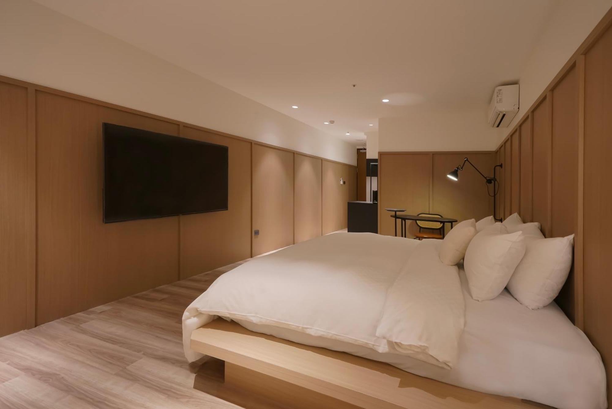 Hope Hotel Тайнань Экстерьер фото